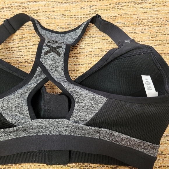 VICTORIA'S Secret Sport Bra 32D - Picture 5 of 9